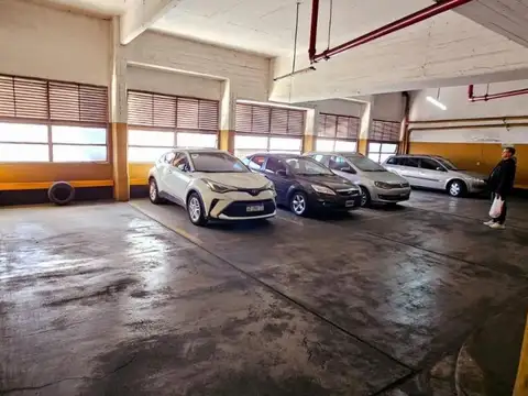 Cochera en venta - 16Mts2 - Flores Norte