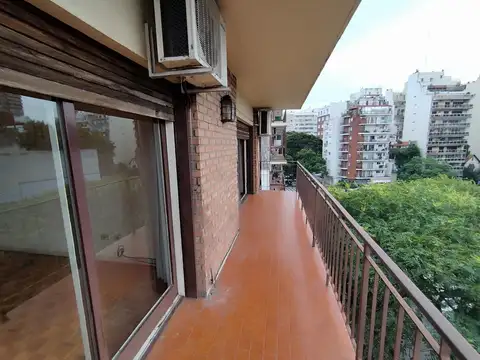 Excelente Piso súper luminoso - 3 Dorm + depend. + cochera