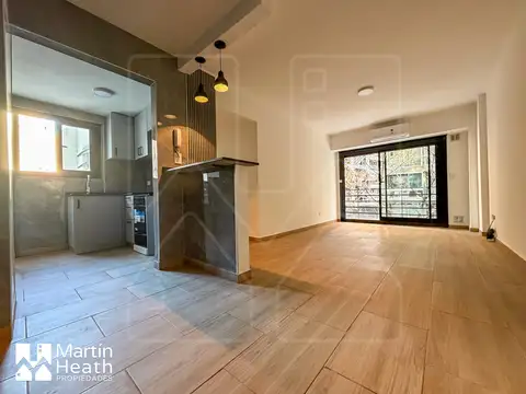 -VENTA- APTO CREDITO - 3 Amb. Al Frente, Actualizado A Estrenar. Excelente Distribución.