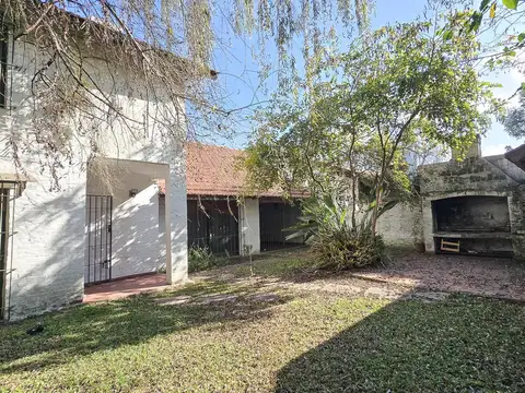 VENTA CASA 4 AMB C/ PATIO Y COCHERA - PACHECO