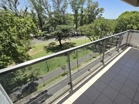 Piso Exclusivo 2 dorm con cochera. Frente al Parque y al Río.