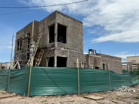 CASA EN BARRIO PRIVADO - LUJÁN DE CUYO