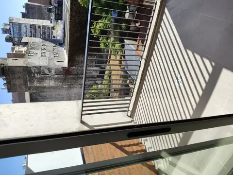 3 Febrero 1150 , Piso 4