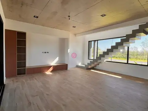 Casa 5 ambientes con 5 baños