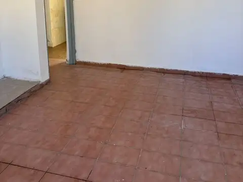 Casa 7 ambientes con 2 baños