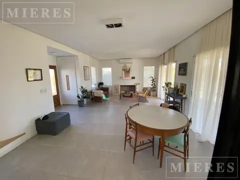 Casa en Venta al Oeste
