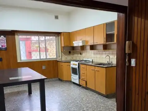 Triplex 4 ambientes con cochera/jardin/ terraza/sin expensas