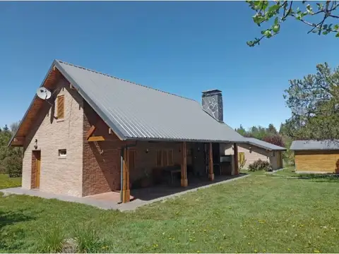 Casa en Venta con 3 cocheras