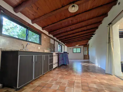 Casa 4 ambientes con 1 baño