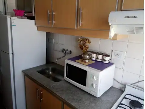 Alquiler para estudiantes - 2 ambientes a la calle - Entre Rios 2100 - Plaza Colón - Mar del Plata