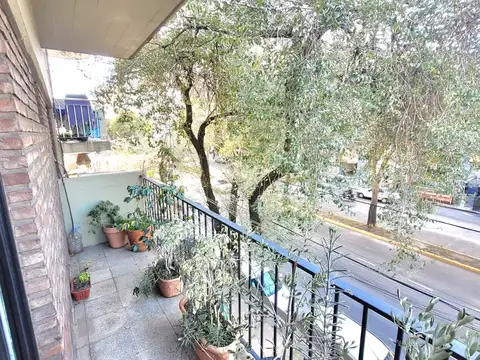 Av. Maipu 2300, Piso 1