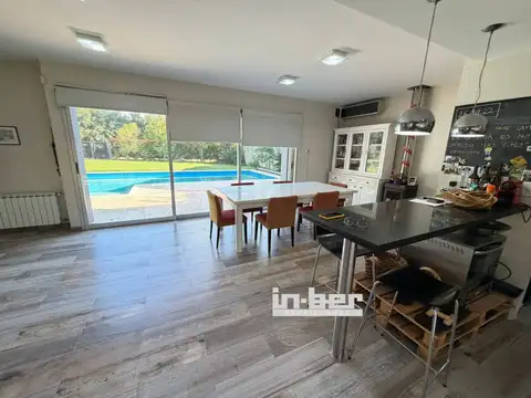 Casa - Venta - Argentina, Berazategui - Av. Doctor Sabin 2853
