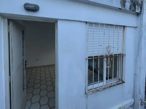 Oportunidad Única SIN EXPENSAS: PH de 1 Dormitorio a pasos de Pichincha y Facultades