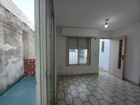 Oportunidad Única SIN EXPENSAS: PH de 1 Dormitorio a pasos de Pichincha y Facultades