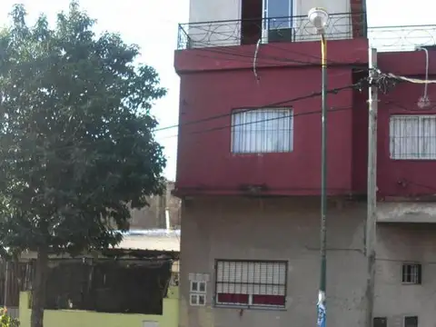 PROPIEDAD MULTIFAMILIAR DE CUATRO DEPARTAMENTO