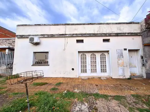 VENTA CASA 3 AMB + DOS DEPTOS LA TABLADA/SAN JUSTO