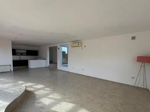 Casa en Venta con 5 cocheras
