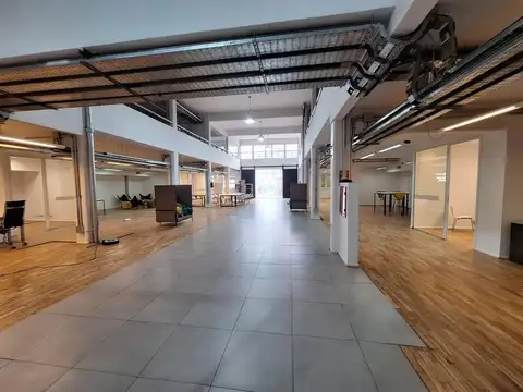 EDIFICIO DE OFICINAS HABILITADO, EN BLOCK, 1.960 M2