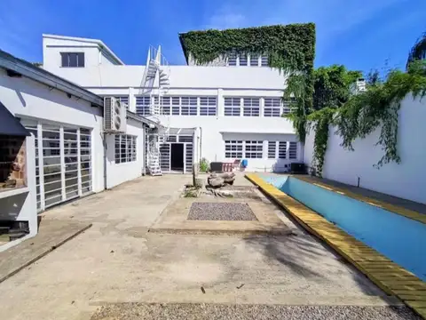 EDIFICIO DE OFICINAS HABILITADO, EN BLOCK, 1.960 M2