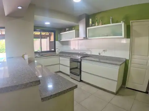 Casa en Venta en El Palomar, USD 379.000