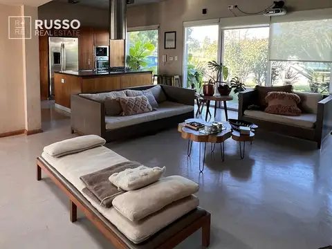 Casa 7 ambientes con 4 baños