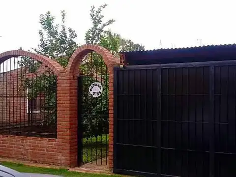 Venta | Casa | 2 Dormitorios | Cochera | Excelente calidad | Granadero Baigorria