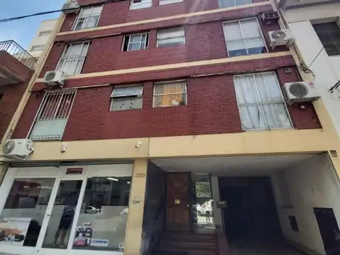 CENTRICO Y LUMINOSO DEPARTAMENTO EN ALQUILER. RAMOS MEJIA