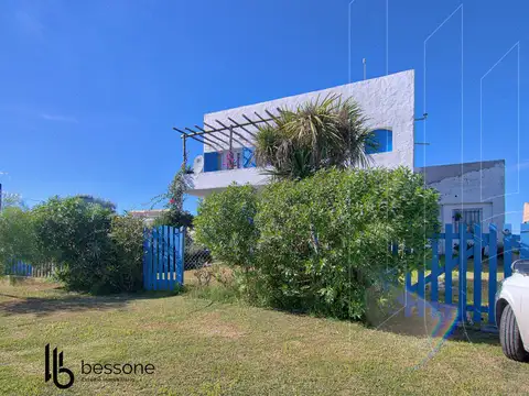 Casa 6 ambientes con 3 baños