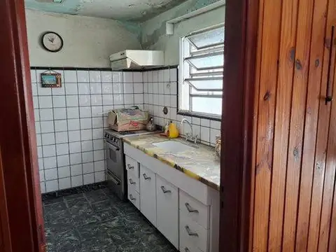 Depto Tipo Casa en Venta en Temperley, USD 55.000