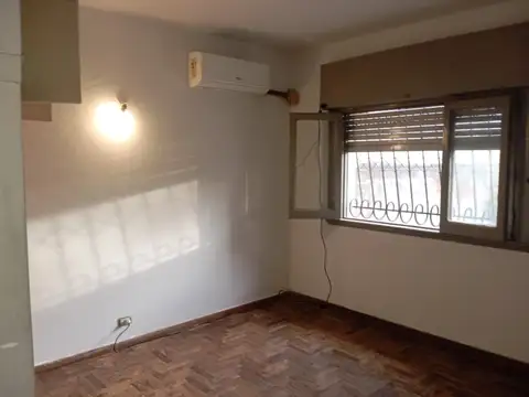 Casa en alquiler Caseros Norte.