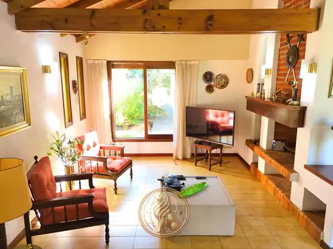 Venta casa Pinamar Centro con garage