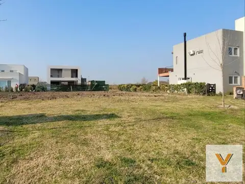 Terreno en Venta 30  mts Fondo