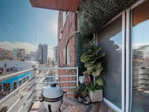 VENTA SEMIPISO 3 AMBIENTES RECICLADO CON BALCÓN