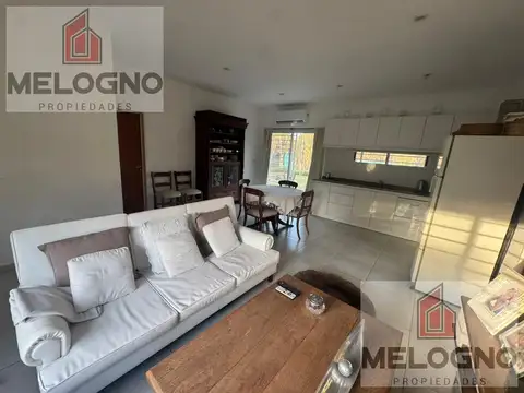 Casa 3 ambientes con 2 baños