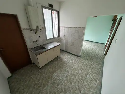 Depto Tipo Casa en Alquiler en Wilde, $ 600.000