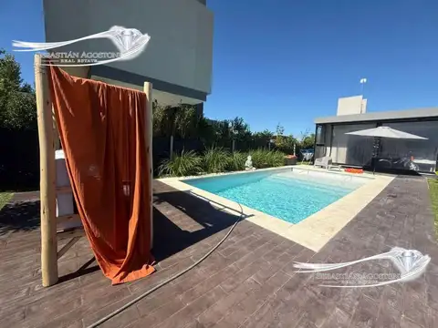 Casa en Venta con 5 cocheras