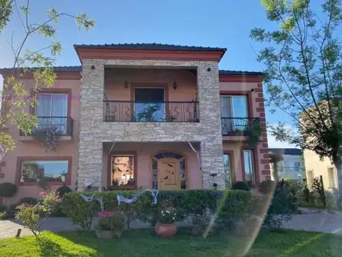 Casa  en Venta en Ayres Plaza, Pilar, G.B.A. Zona Norte