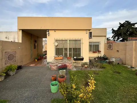 Casa en Venta con 5 cocheras