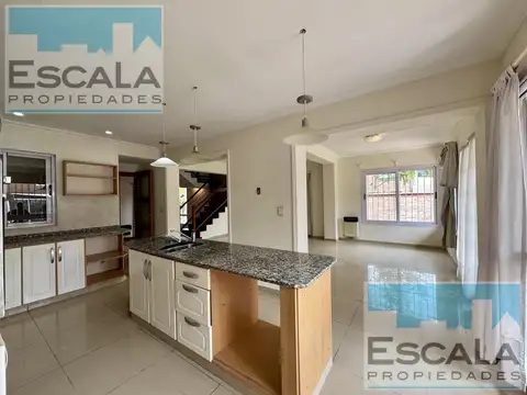 Casa en Alquiler de 3 dormitorios