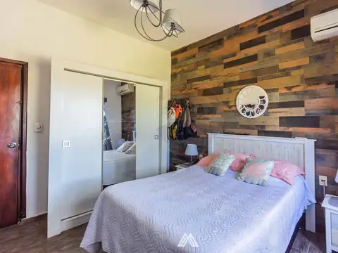 VENTA  Colon - Casa 4 dormitorios, piscina.