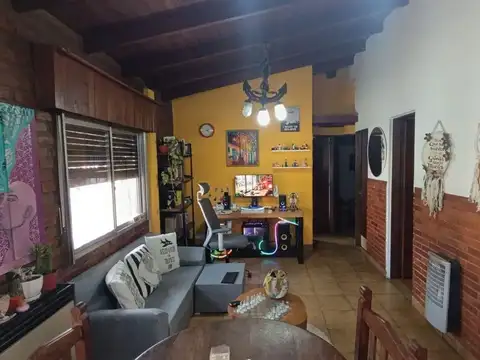 Casa Multifamiliar 8 Ambientes en Venta en Ituzaingó Norte!