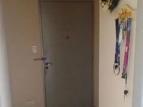 Departamento 3 Ambientes al Frente con Balcón y Dependencia en Constitución