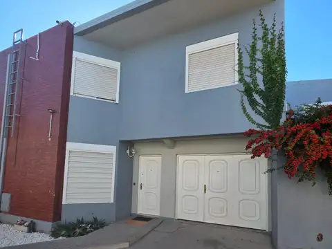 Casa en Alquiler de 3 dormitorios