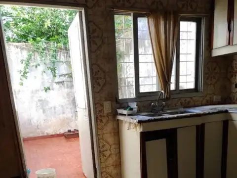 Depto Tipo Casa en Venta en Ramos Mejía, USD 85.000