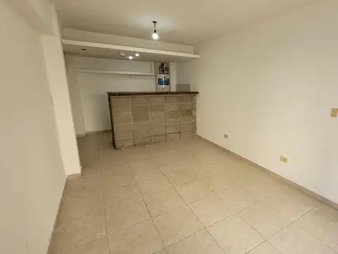 Departamento 2 Ambientes en Alquiler en Morón Sur con Cochera Opcional