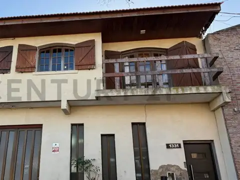 CASA EN PH DE 3 DORMITORIOS Y PATIO EN VENTA; RINGUELET