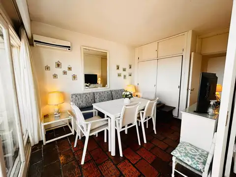Departamento en Alquiler en Playa Mansa, USD 700