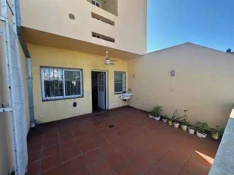 Duplex en Venta 3 Ambientes Terraza Propia Cochera Baulera Mas un Depto Munro