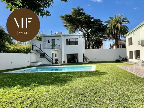 SOÑADA CASA ANTIGUA COLONIAL REFACCIONADA A NUEVO EN VENTA SOBRE LA EXCLUSIVA CALLE ALVEAR.