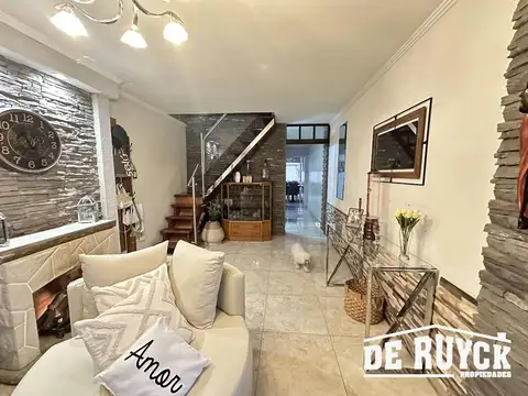 Casa 3 ambientes con 2 baños